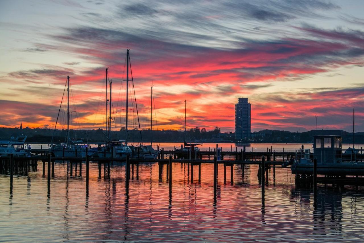 Hausboot Hilja Hotel Schleswig Bagian luar foto