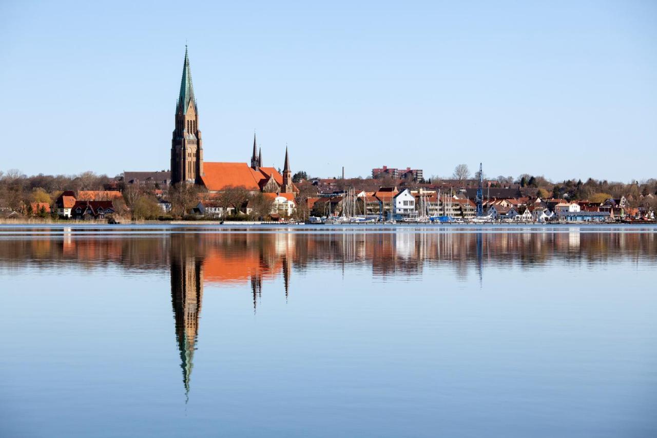 Hausboot Hilja Hotel Schleswig Bagian luar foto